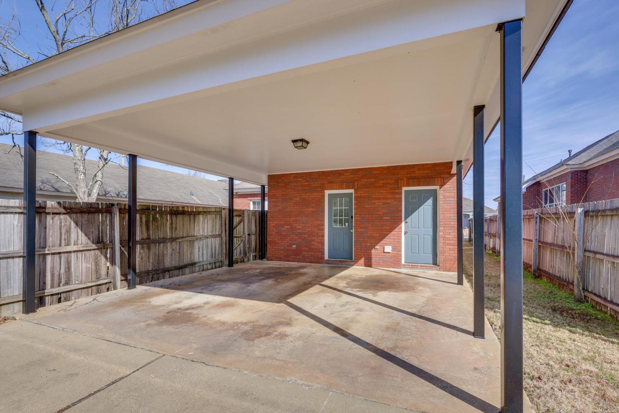 Home With Fenced Yard About 12 Mi To Dtwn Montgomery Exterior photo