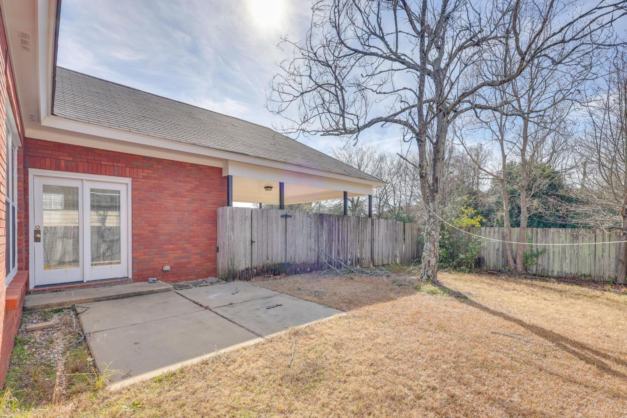 Home With Fenced Yard About 12 Mi To Dtwn Montgomery Exterior photo