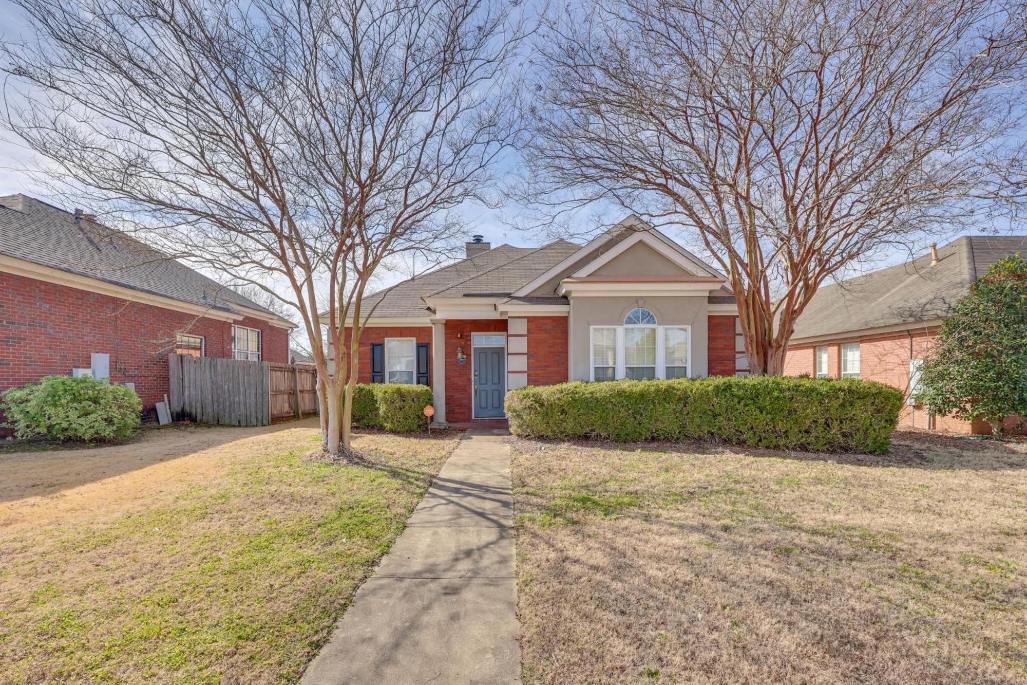 Home With Fenced Yard About 12 Mi To Dtwn Montgomery Exterior photo